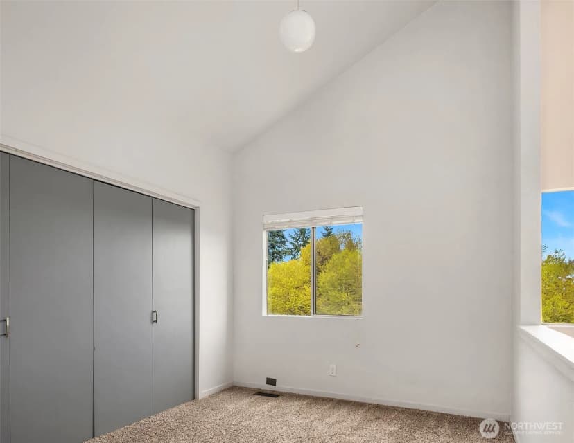 Property photo for 2601 E Aloha Street, Seattle photo 15