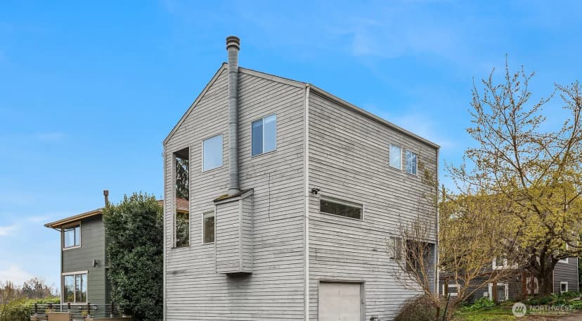 Property photo for 2601 E Aloha Street, Seattle photo 18