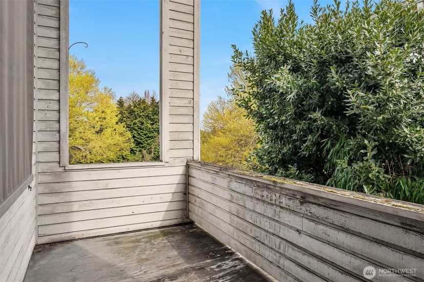 Property photo for 2601 E Aloha Street, Seattle photo 10