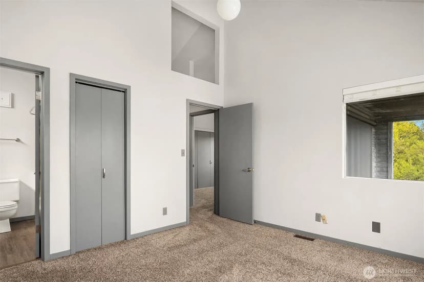 Property photo for 2601 E Aloha Street, Seattle photo 13
