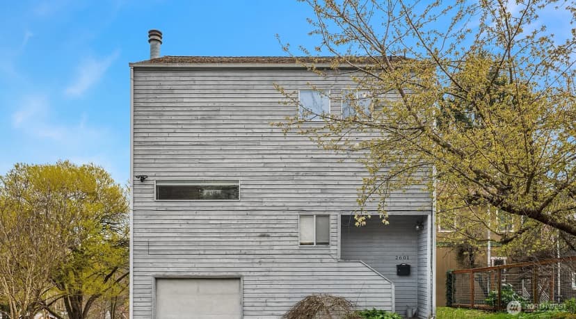 Property photo for 2601 E Aloha Street, Seattle