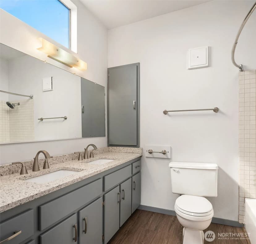 Property photo for 2601 E Aloha Street, Seattle photo 14