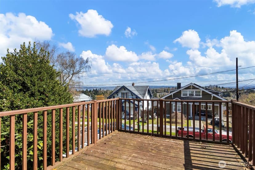 Property photo for 913 24th Avenue E, Seattle photo 29