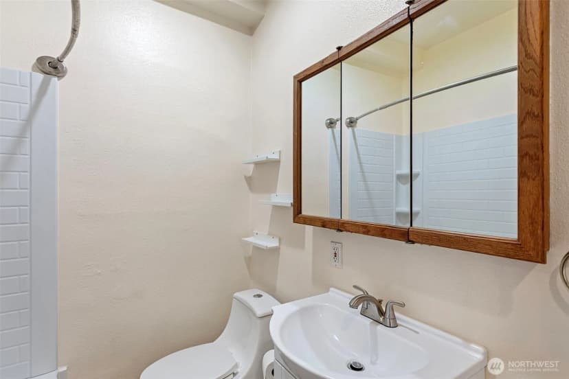 Property photo for 913 24th Avenue E, Seattle photo 26