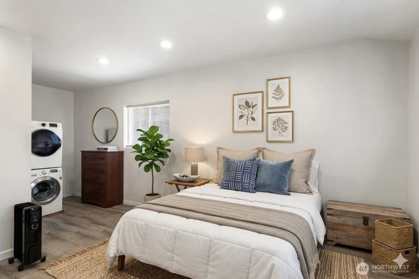 Property photo for 913 24th Avenue E, Seattle photo 10