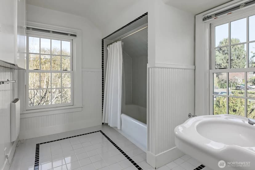 Property photo for 624 35th Avenue, Seattle photo 28