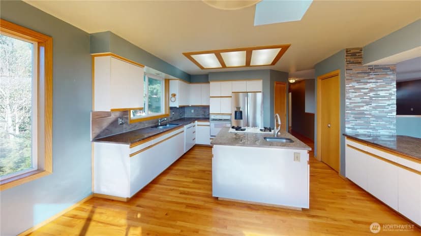 Property photo for 17290 Soundview Road, Mount Vernon photo 13