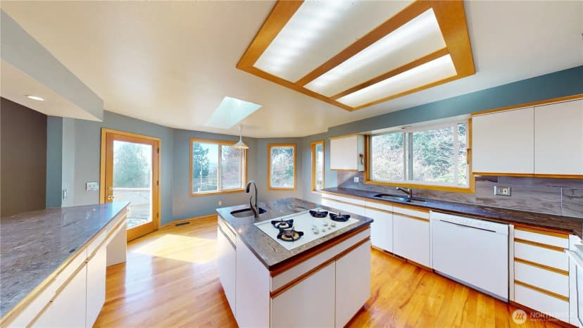 Property photo for 17290 Soundview Road, Mount Vernon photo 10