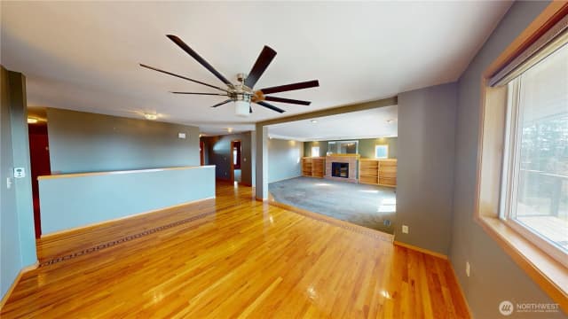 Property photo for 17290 Soundview Road, Mount Vernon photo 4