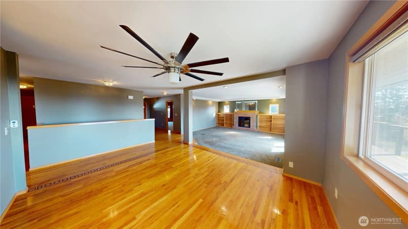 Property photo for 17290 Soundview Road, Mount Vernon photo 4