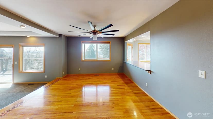 Property photo for 17290 Soundview Road, Mount Vernon photo 7