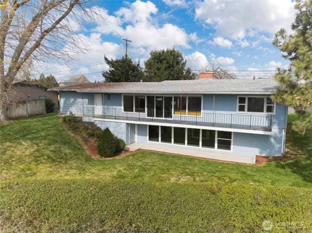 Property photo for 950 Se 12th Street, College Place