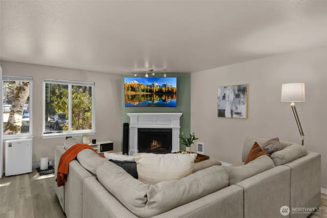 Property photo for 20318 Bothell Everett Hwy #a101, Bothell photo 3