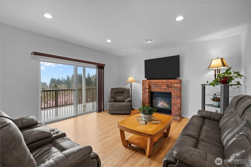 Property photo for 5801 51st Avenue Ct E, Tacoma photo 12