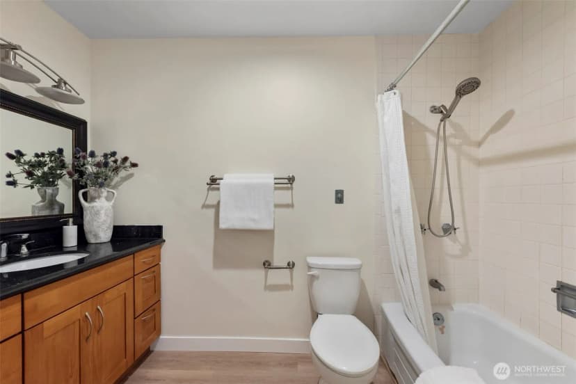 Property photo for 500 W Olympic Place #203, Seattle photo 16
