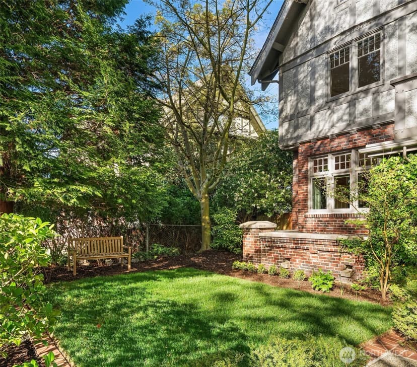 Property photo for 1212 21st Avenue E, Seattle photo 5