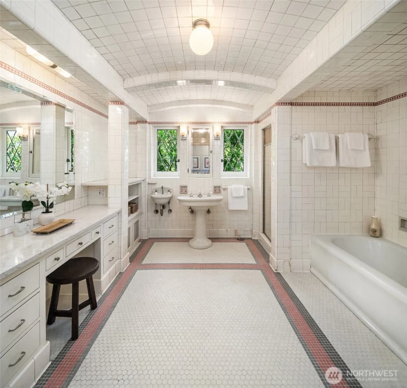 Property photo for 1212 21st Avenue E, Seattle photo 22