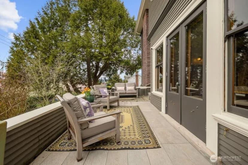 Property photo for 1251 21st Avenue E, Seattle photo 11