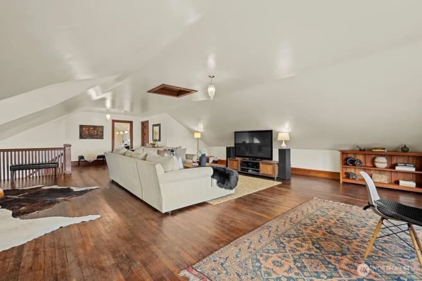 Property photo for 1251 21st Avenue E, Seattle photo 31