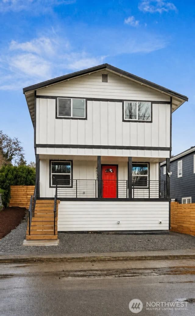 Property photo for 4002 Courtland Place S, Seattle