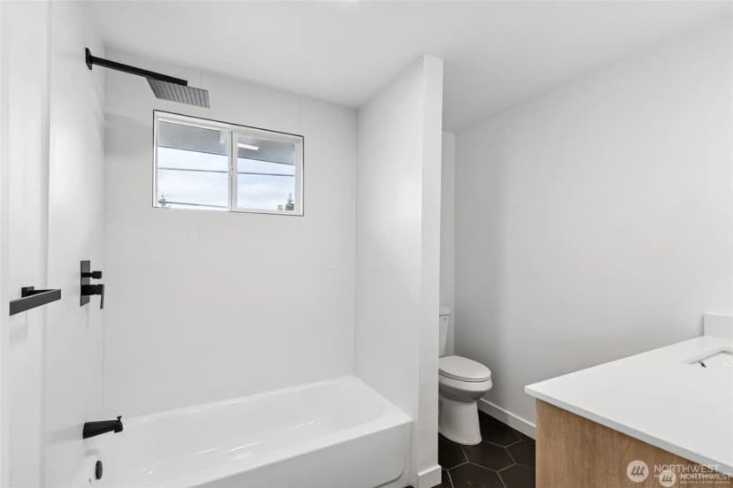 Property photo for 4002 Courtland Place S, Seattle photo 12