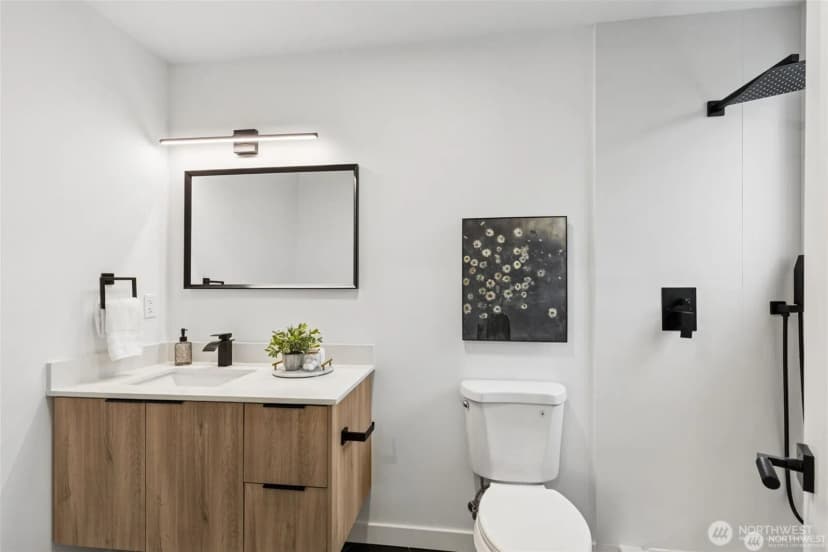 Property photo for 4002 Courtland Place S, Seattle photo 11