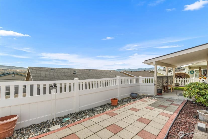 Property photo for 1849 Heritage Drive, Wenatchee photo 28