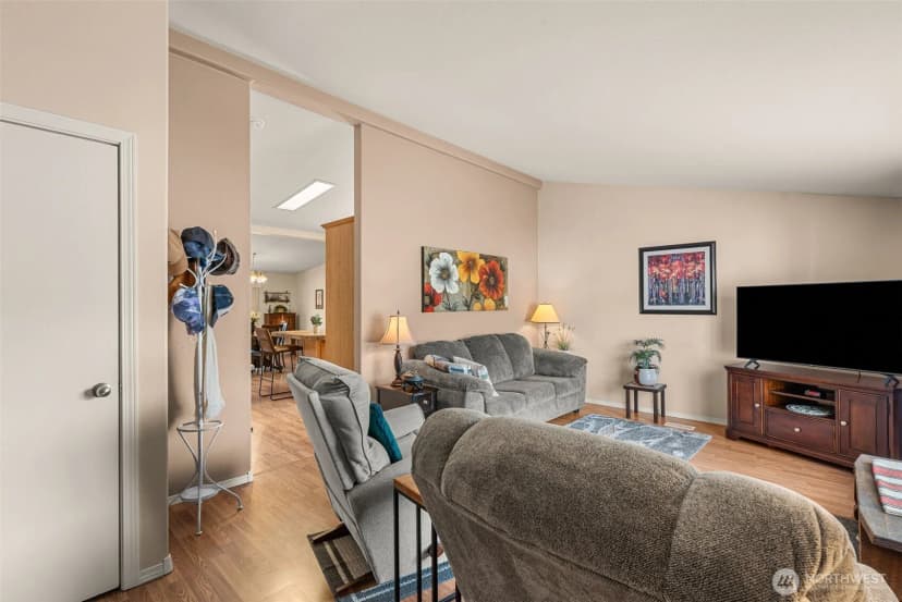 Property photo for 1849 Heritage Drive, Wenatchee photo 3