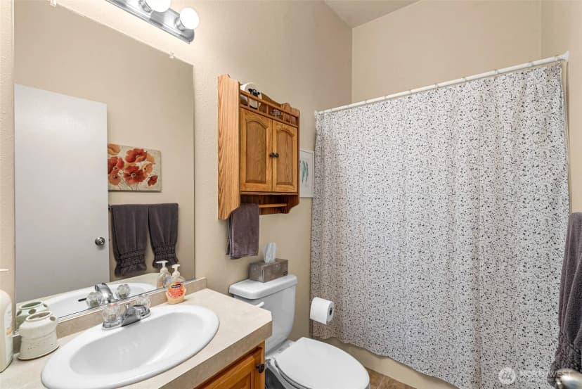 Property photo for 1849 Heritage Drive, Wenatchee photo 15