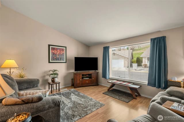 Property photo for 1849 Heritage Drive, Wenatchee photo 4