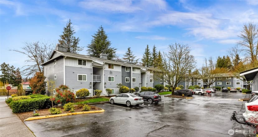 Property photo for 14002 Ne 181st Place #a302, Woodinville photo 2