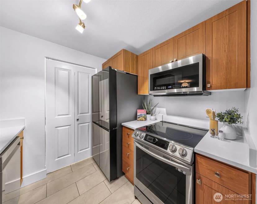 Property photo for 14002 Ne 181st Place #a302, Woodinville photo 21