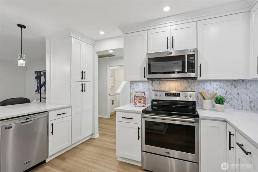 Property photo for 22124 Ne 9th Place, Sammamish photo 10