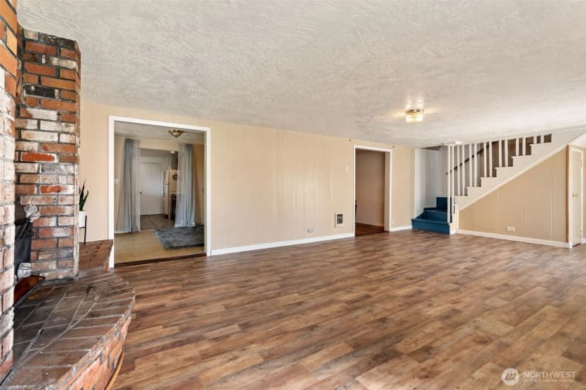 Property photo for 102 W Poplar Street, Shelton photo 9