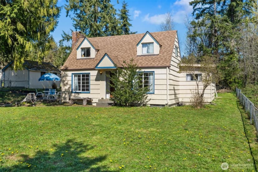 Property photo for 102 W Poplar Street, Shelton