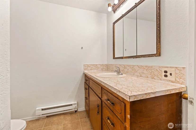Property photo for 102 W Poplar Street, Shelton photo 24