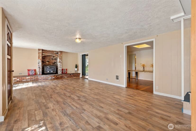 Property photo for 102 W Poplar Street, Shelton photo 11