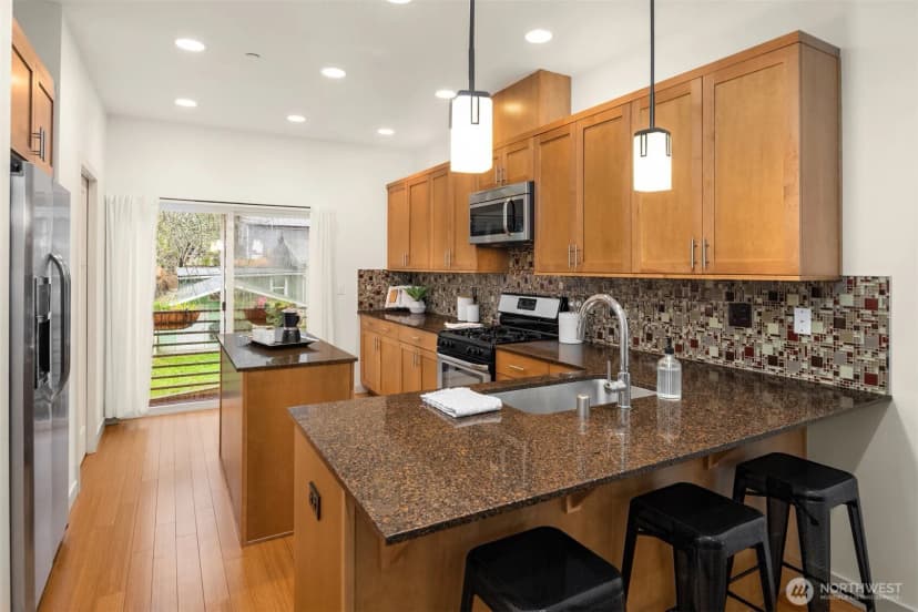 Property photo for 1139 Bradner Place S, Seattle photo 6