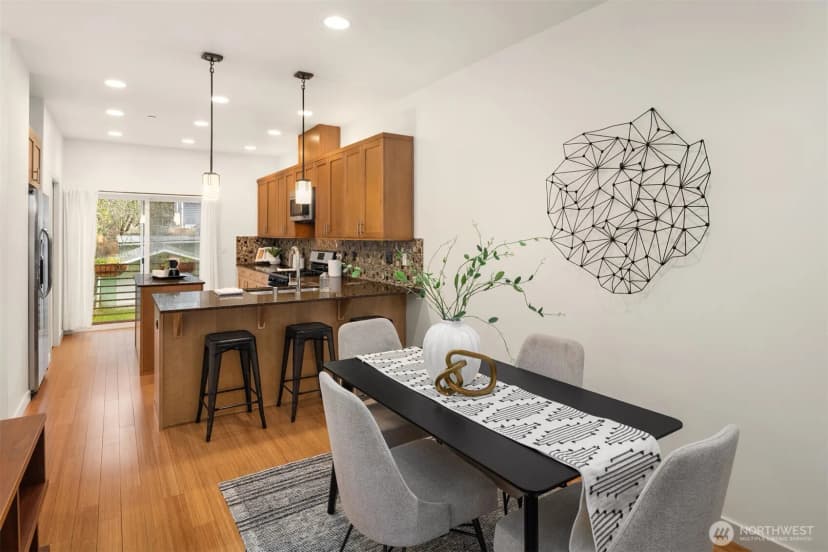 Property photo for 1139 Bradner Place S, Seattle photo 5