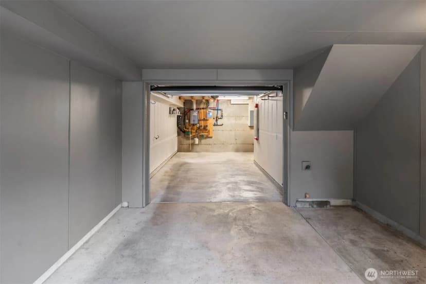 Property photo for 1139 Bradner Place S, Seattle photo 23