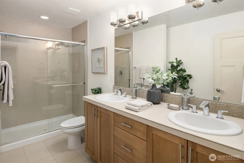 Property photo for 1139 Bradner Place S, Seattle photo 13