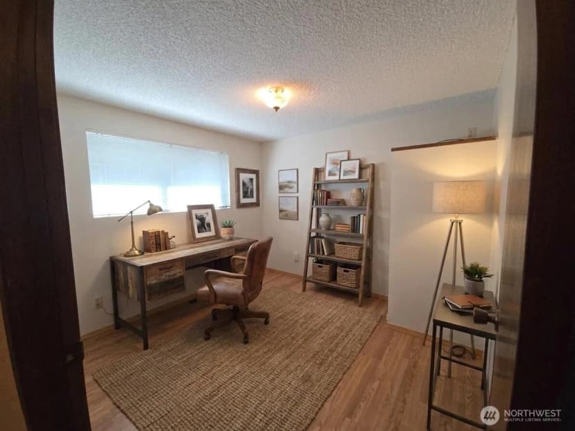 Property photo for 4725 272nd Avenue Ne, Redmond photo 16