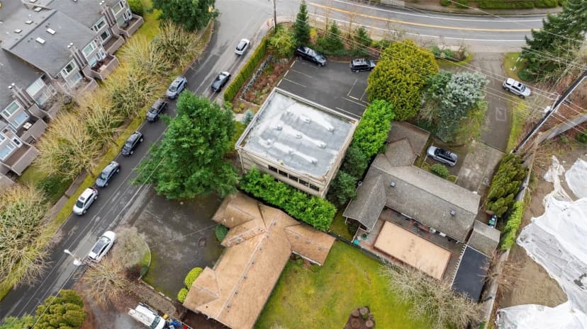 Property photo for 11644 Ne 80th Street, Kirkland photo 17