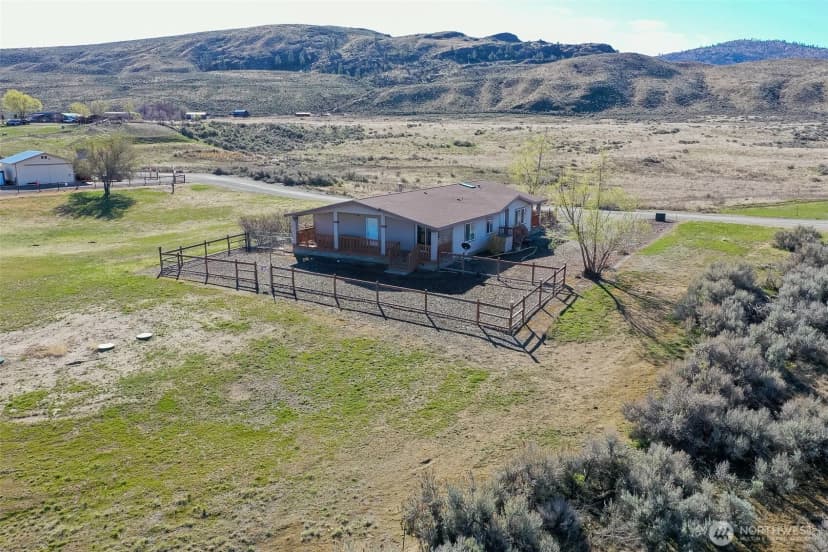 Property photo for 32 Valley View Drive, Tonasket photo 2