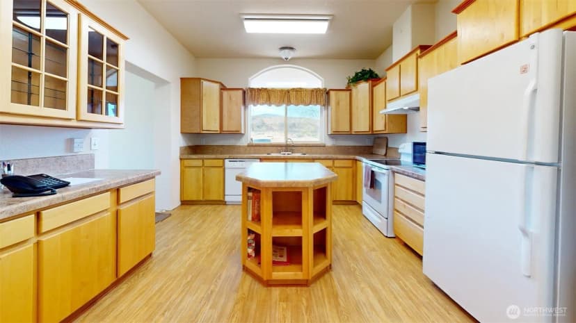 Property photo for 32 Valley View Drive, Tonasket photo 11