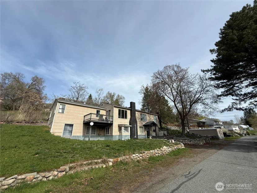 Property photo for 649 5th Avenue N, Okanogan photo 2