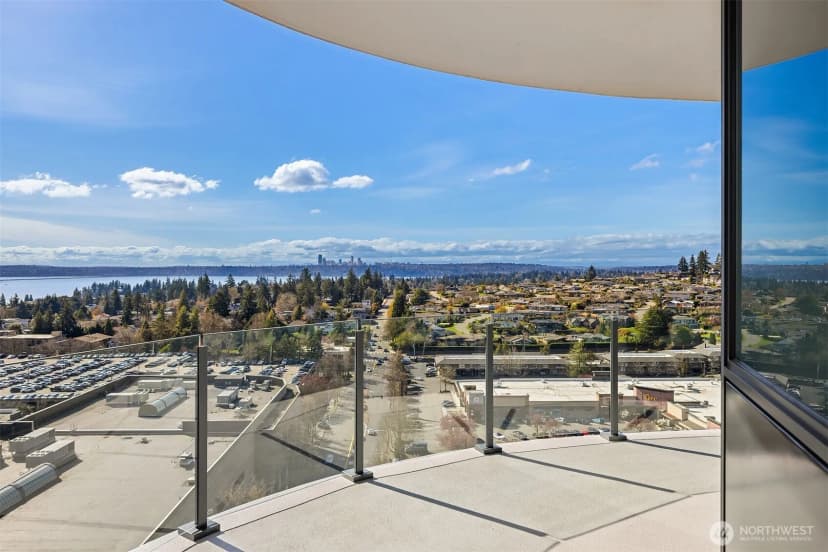 Property photo for 838 Avenue Square Ne #1701, Bellevue photo 2