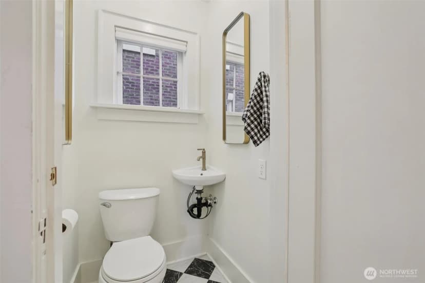 Property photo for 5230 16th Avenue Ne, Seattle photo 9