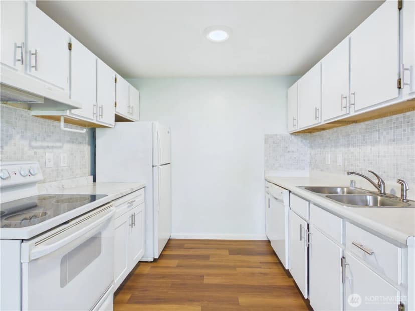 Property photo for 11002 Se Petrovitsky Road #i102, Renton photo 5