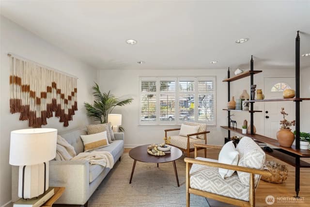 Property photo for 3812 50th Avenue Sw, Seattle photo 5
